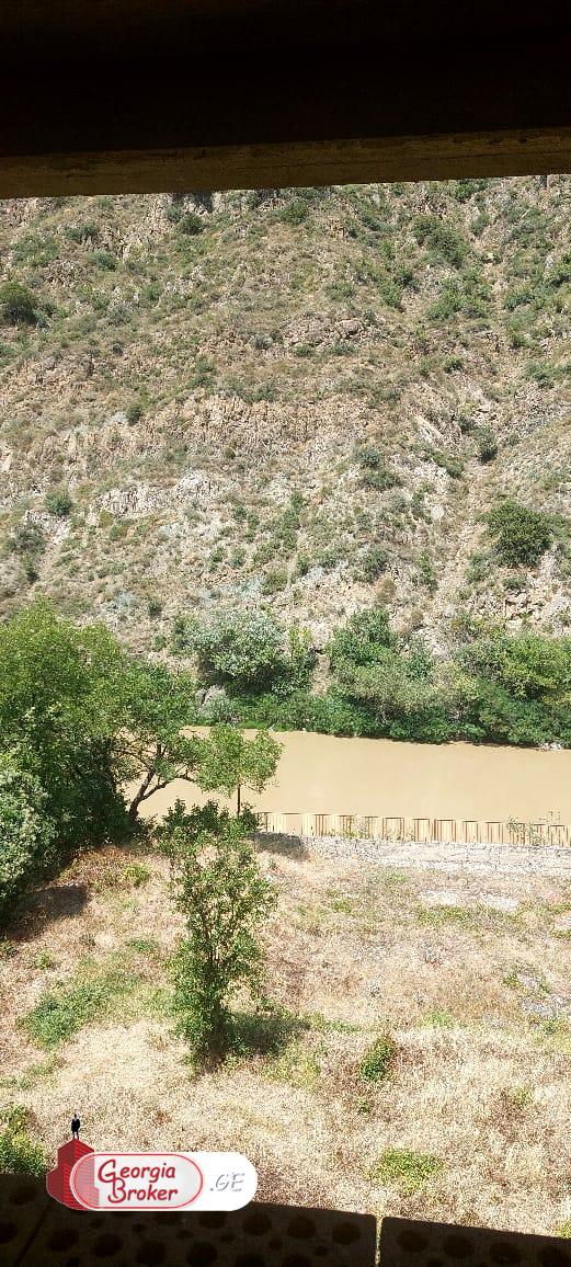 იყიდება ახალი აშენებული 9 ოთახიანი სახლი არმაზში